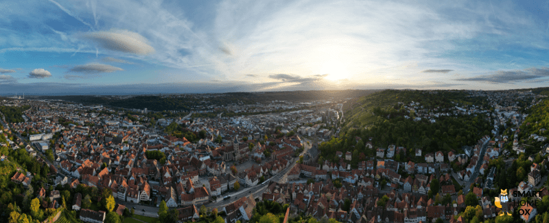 Eine 180° Panorama Weitwinkelaufnahme der DJI Mavic 3 Cine bei.